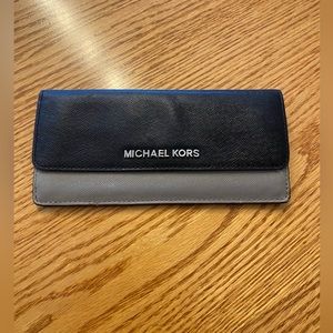 Michael Kors | black & grey wallet